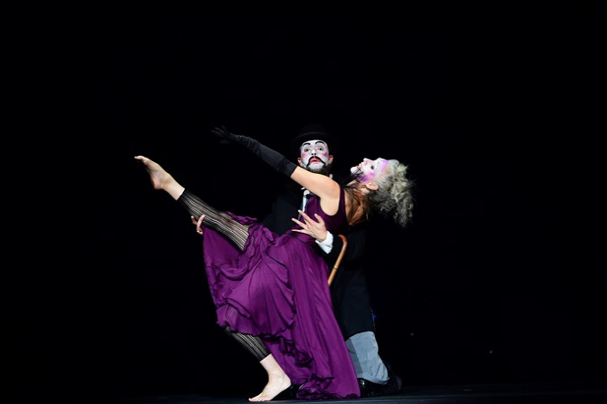 로트렉 쉘 댄스, `분장의 이유는?`                                                                                                                                                                  