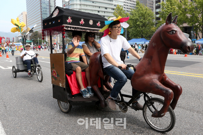 [포토]시선 사로잡는 이색 자전거들의 질주