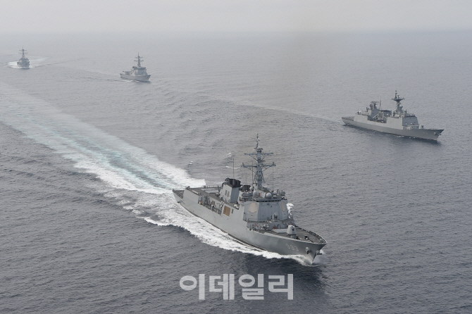 北 도발에 경고…한·미 해군, 동해상서 사격 훈련 등 무력시위