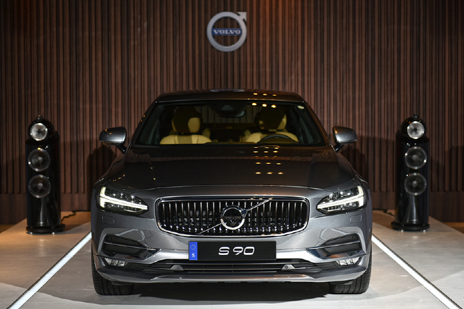 First Impression - 볼보 더 뉴 S90 D5 AWD & T5, 외면할 수 없는 럭셔리 세단