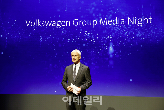 [2016파리모터쇼]폭스바겐 "2025년까지 전기차 100만대 생산·판매"