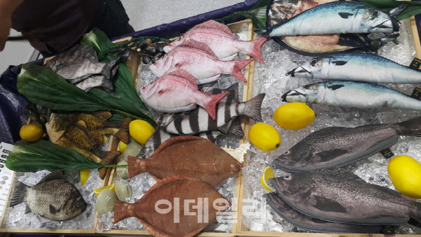 '싱싱한 물고기, 알고보니 필통?'..톡톡 튀는 문구 제품 한눈에