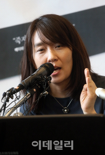 [2016문화파워] 올해 최고의 문화리더 '소설가 한강'