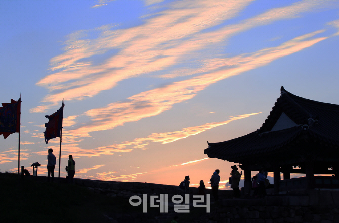 [포토] 해미읍성 역사체험축제-지남관 노을