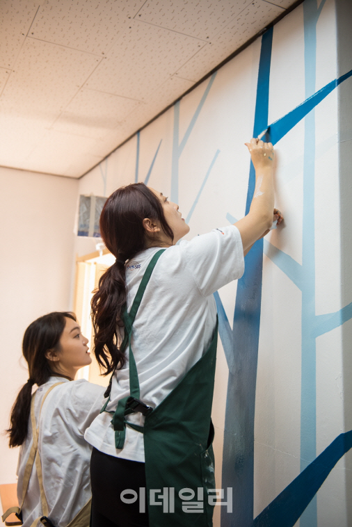한국타이어, 충인지역 아동센터 벽화 그리기 봉사활동