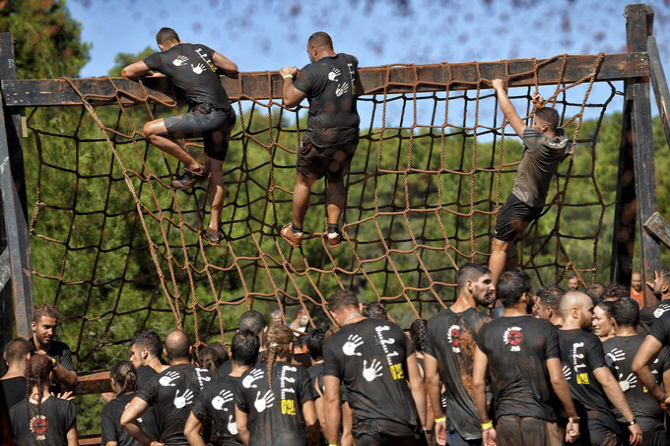 그리스 전투장애물달리기, `철조망 너머엔?`                                                                                                                                                         