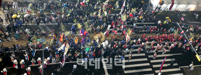 [포토]광화문 광장에서 열린 '청춘불패줄다리기'