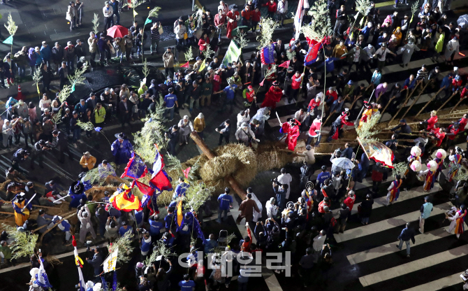 [포토]광화문 광장에서 인류무형문화유산 줄다리기 한판