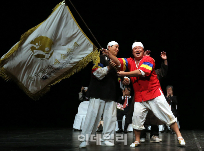 [포토]  ‘전주기접놀이’, 제57회 한국민속예술축제 대통령상 수상