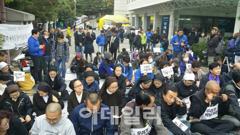 "하늘이 두렵지도 않나"…故백남기 부검영장 강제집행에 성난 누리꾼