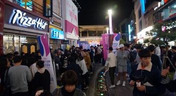 찜닭과 맥주·탈춤 어우러지니 열흘새 107만명 찾아