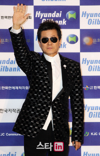 가수 태진아 '은관문화훈장' 받는다