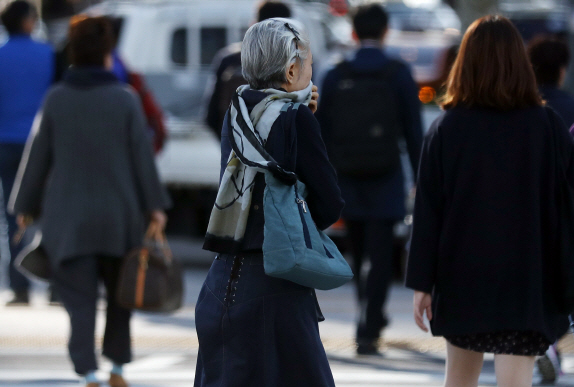 내일 오후까지 수도권 미세먼지 '나쁨'…서울 낮 19도