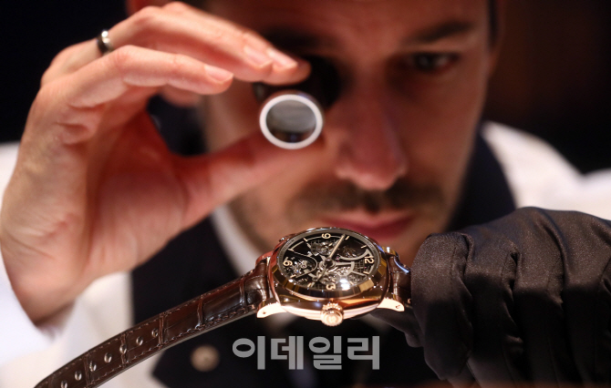 [포토]파네라이의 기술력 시현