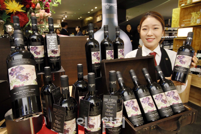[포토] 롯데백화점 창립 37주년 기념 와인출시