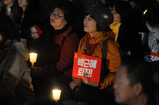 분노한 시민들 서울 도심 모인다…청계광장서 대규모 촛불집회