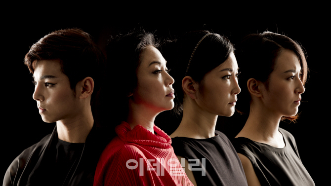 트로이전쟁, 미니멀리즘 창극으로 재탄생