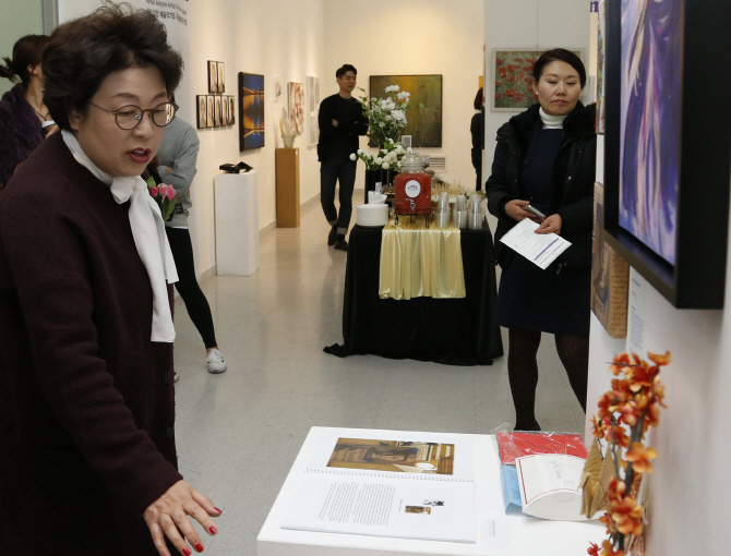 [포토]상명대, 국제한국입양인 봉사회와 문화예술대학과 교류전시회 개최