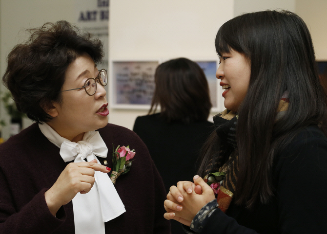 [포토]상명대, 국제한국입양인 봉사회와 문화예술대학과 교류전시회 개최