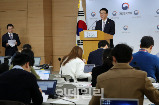 강호인 장관 “필요시 투기과열지구 지정 추가할 것”(일문일답)