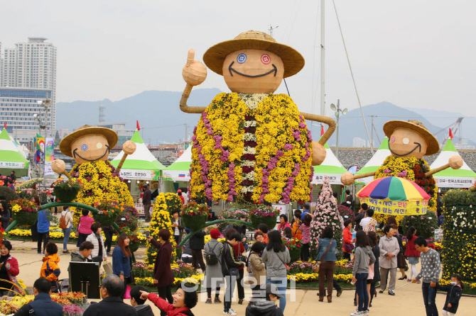 [포토]제16회 마산가고파국화축제, '최고에요'