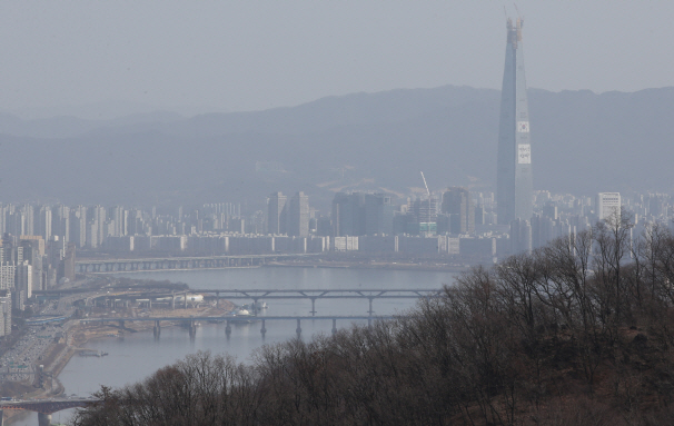 오늘 오전 미세먼지 '나쁨'…서울 낮 16도