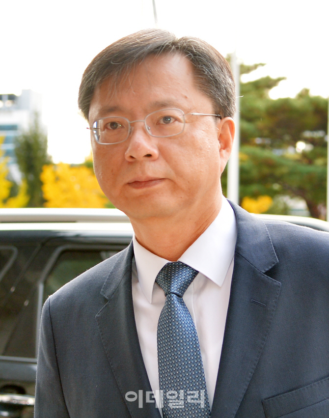 [포토]휴일에 검찰 출석하는 우병우