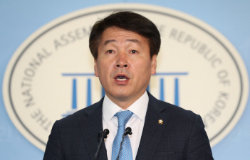 민주당 “‘황제 조사’ 받은 우병우 전 수석” 비판