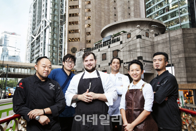 별이 쏟아지고 와인은 흐른다