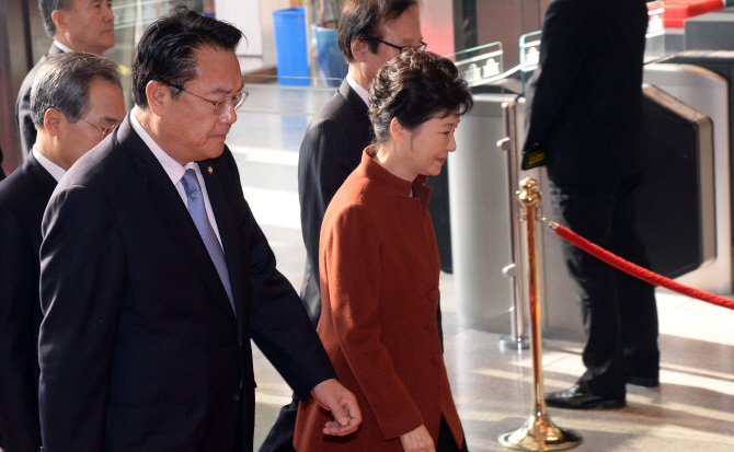 [포토]박대통, 국회 전격 방문!