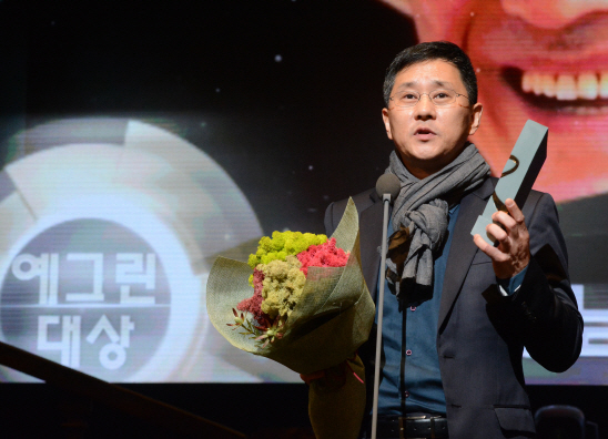예그린대상에 故 김의경·'마타하리' 3관왕 꿰찼다