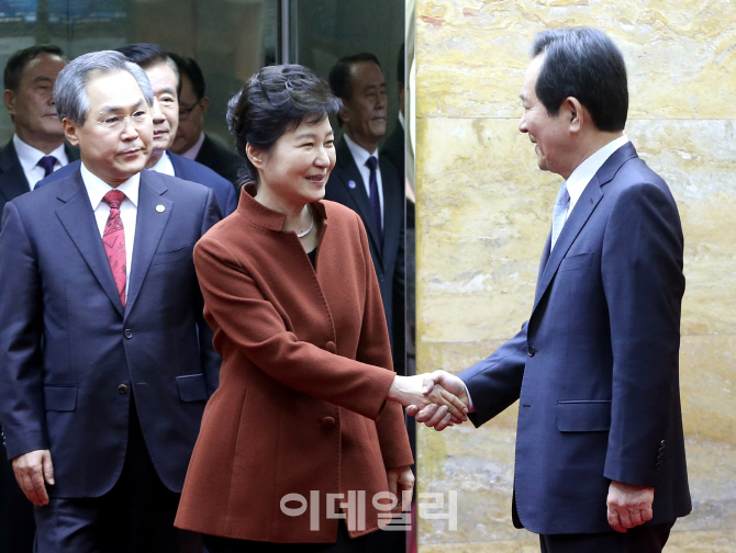 "총리, 국회가 뽑아라"..朴의 승부수, '崔정국' 다시 흔들까