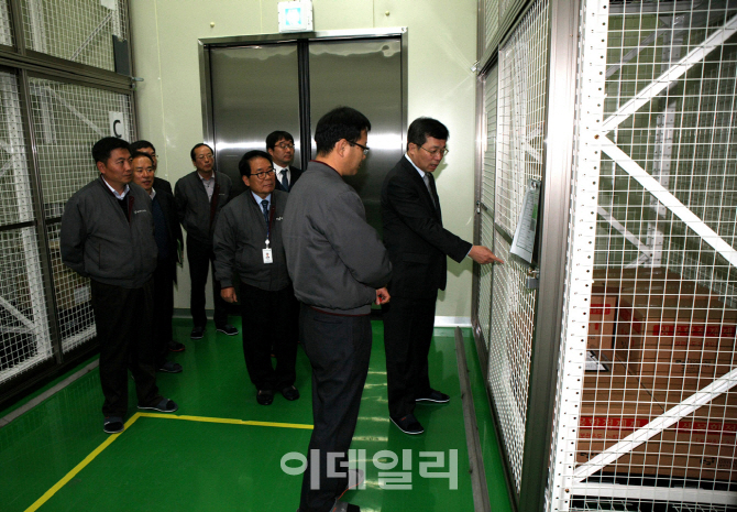 정양호 조달청장, 독감백신 생산업체 현장방문..안정적 수급방안 논의