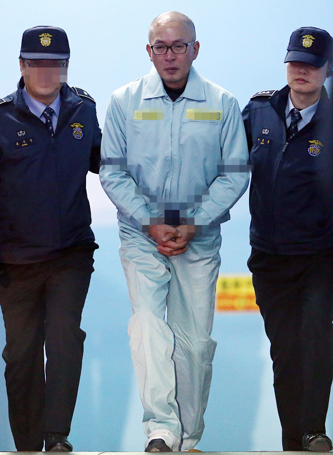  굳은 표정의 차은택씨                                                                                                                                                                             