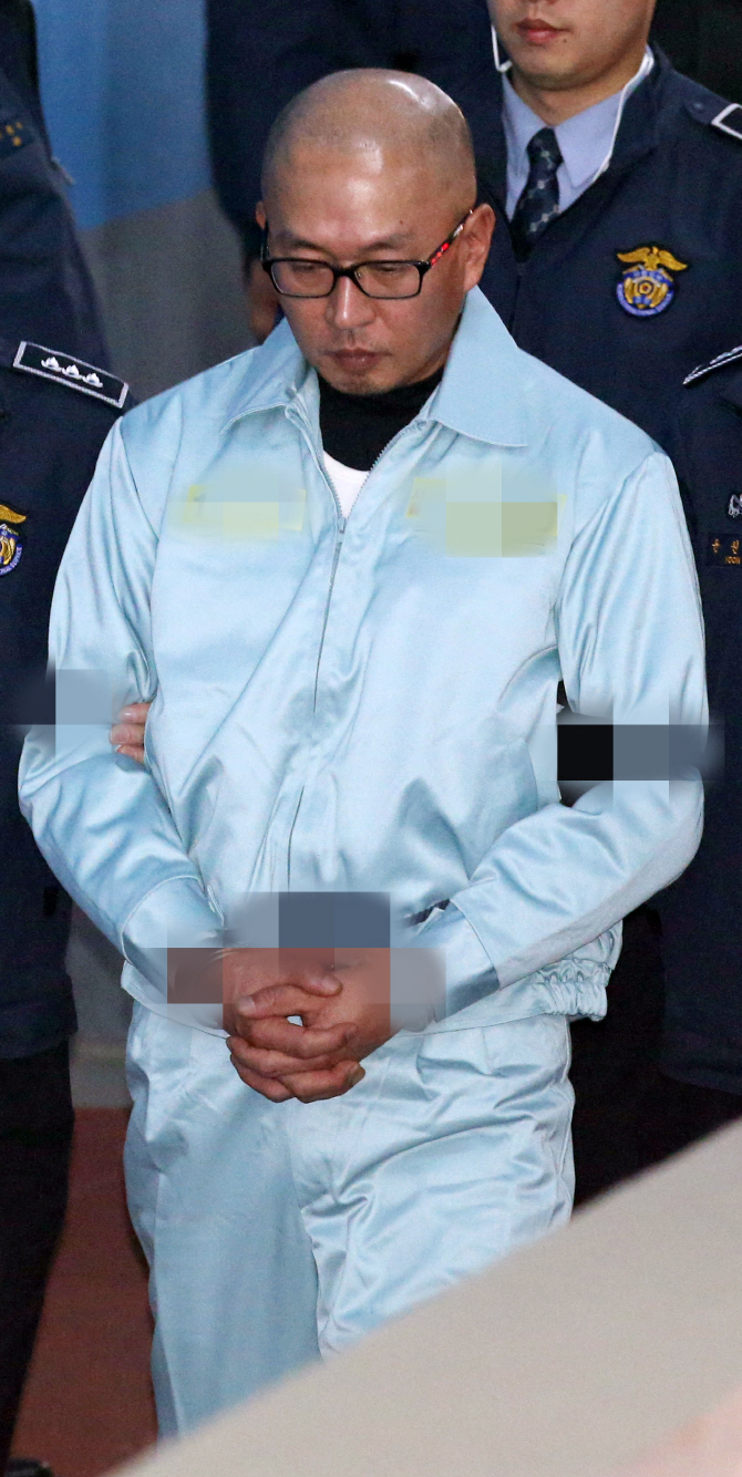  영장실질심사위해 법원 들어서는 차은택씨                                                                                                                                                          