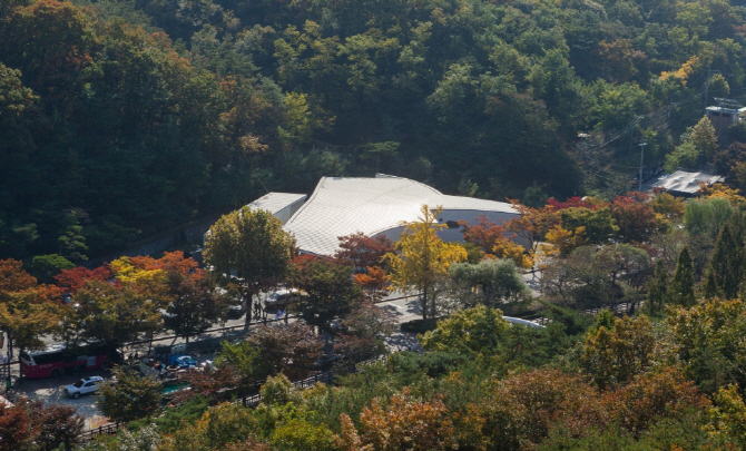 늦가을 '공공예술'과 '단풍'의 만남