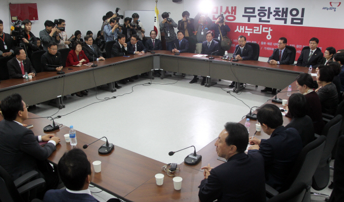 [포토]이정현, 초선의원 간담회 주재