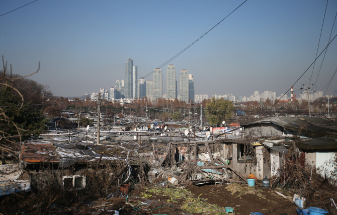 '강남 금싸라기' 구룡마을 개발 본격화..벌써부터 웃돈 기대감