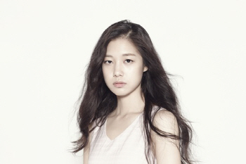 프로듀스 101 윤서형, 단편영화 부메랑 주연 맡아