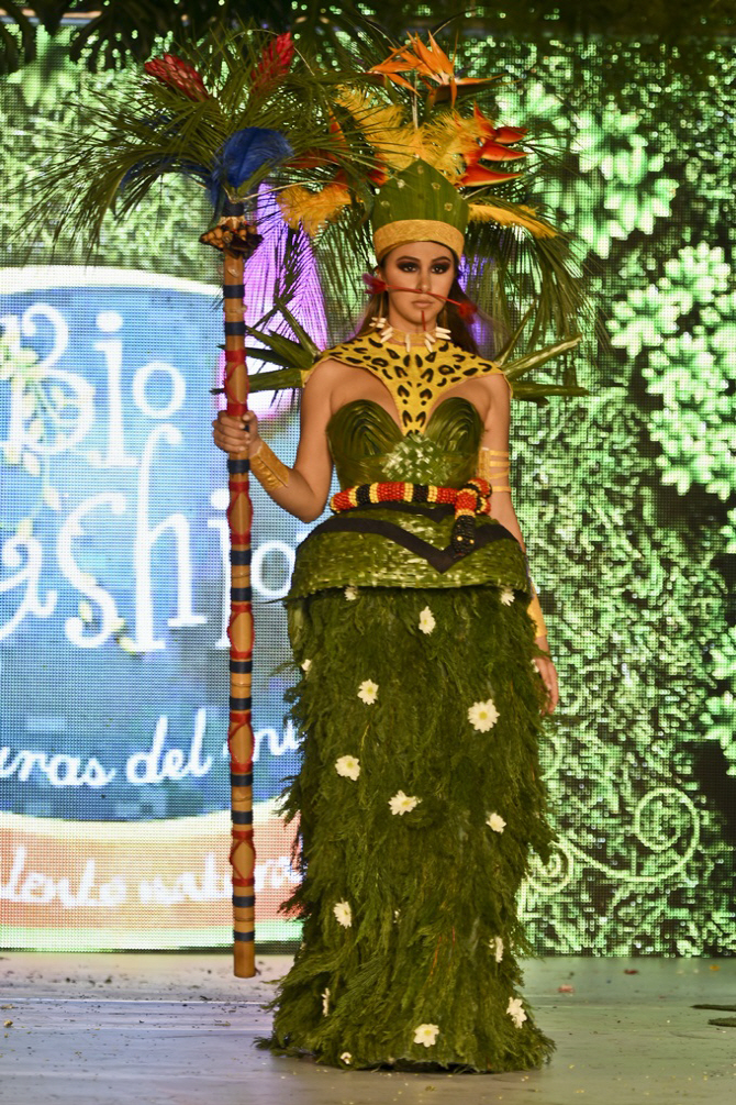 [포토]콜롬비아 바이오 패션쇼, `원시 부족 느낌`