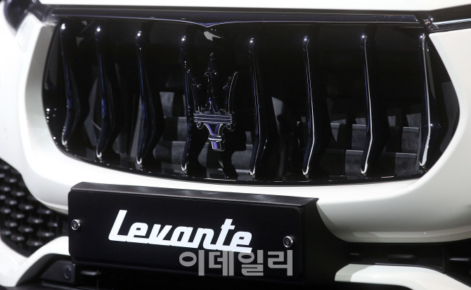 [포토]마세라티 최초 SUV 르반떼 공개합니다