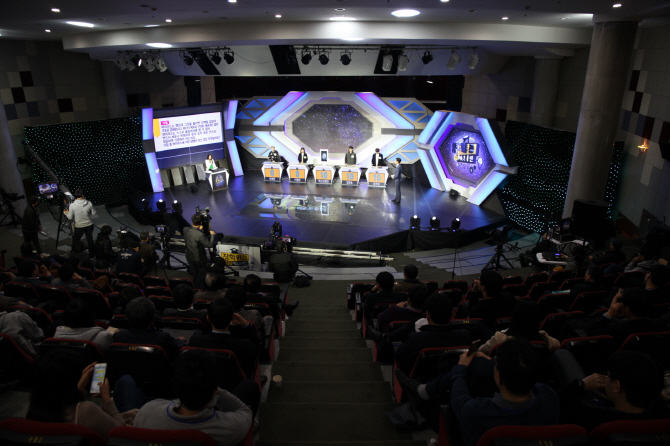 수능 만점자 이긴 토종 AI 엑소브레인 비결은?