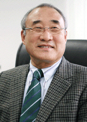 '복음주의 맏형' 홍정길 목사 "박 대통령 하야가 최선"