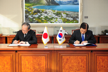 한일 군사협정 체결…국방부 "안보 절박감 탓 국민 지지얻는 노력 부족"