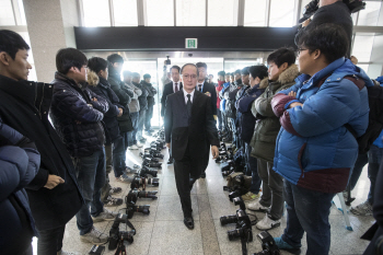 한일 군사정보보호협정 비공개에…사진기자 `취재거부` 선언