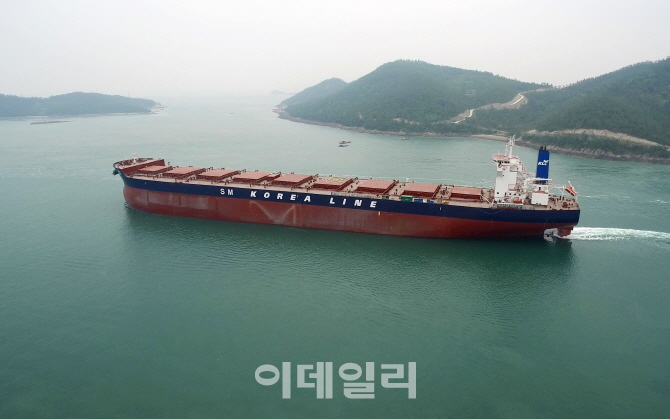 대한해운, 벌크선 운임지수 회복에 기대감..컨선 사업은 우려 속 '희망'