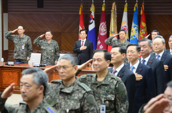 이순진 합참의장 "한일 군사협정, 군사적 측면서 꼭 필요"