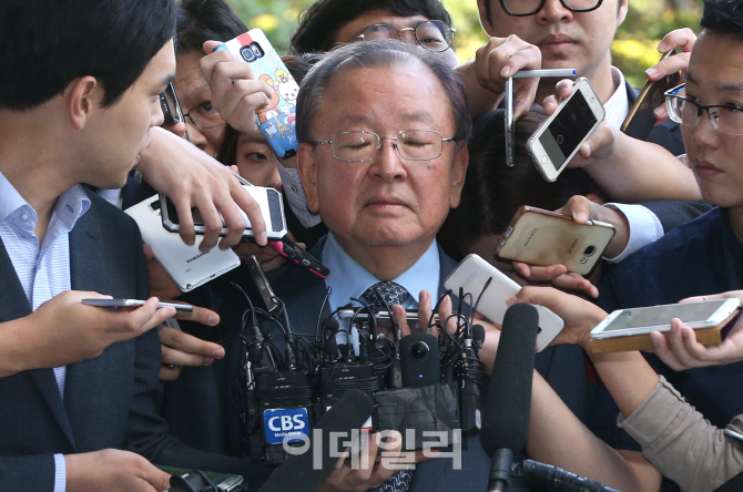 檢 '대우조선 의혹' 강만수 前산업은행장 재소환