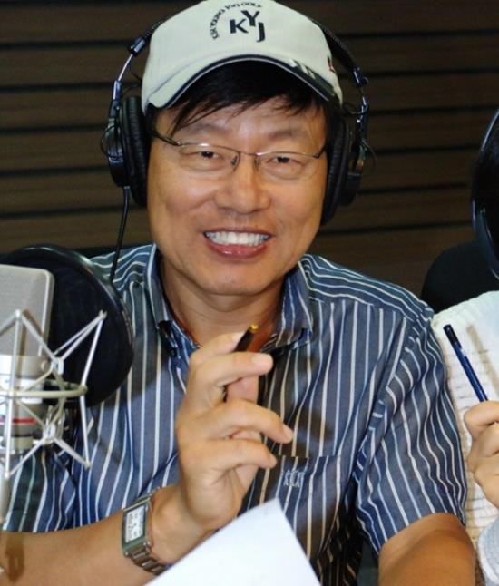 '최순득 연예인 의혹' 강석 "나도 피해자.. 안 만난지 10년 넘어"