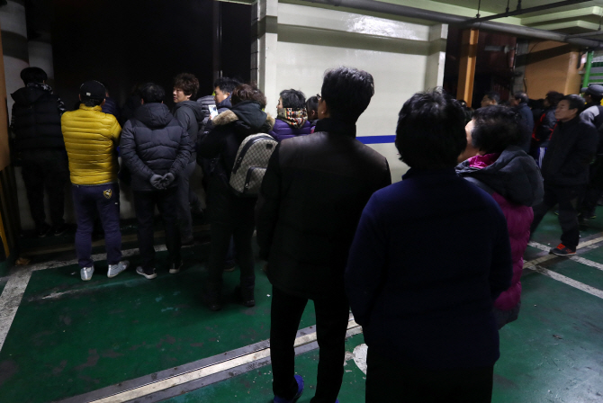 [포토] 허탈한 상인들